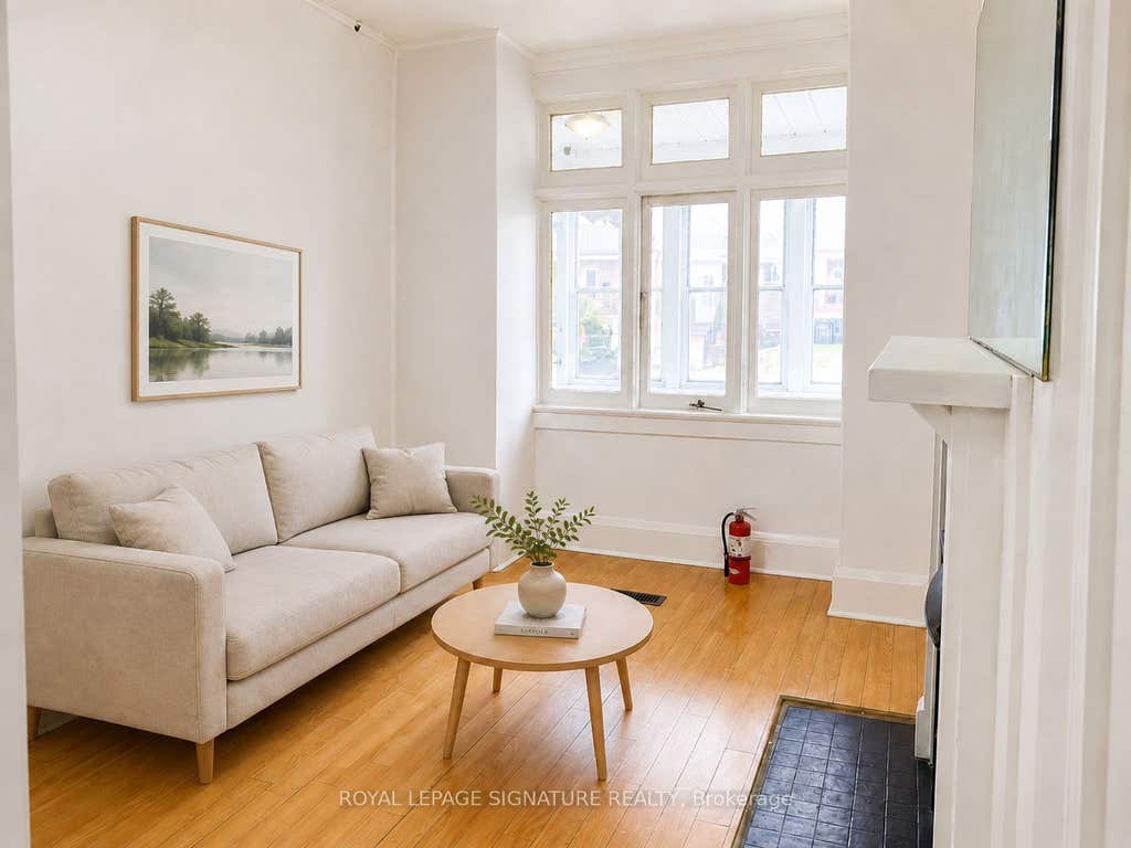 Photo of 916 Woodbine Avenue, Toronto, ON M4C 4B7 (MLS # E13679144)
