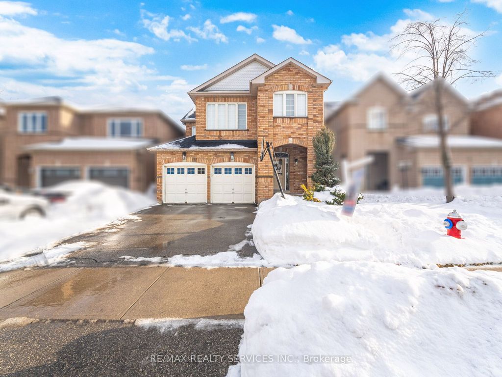 Photo of 33 Sewells Lane, Brampton, ON L7A 2Z9 (MLS # W12740876)