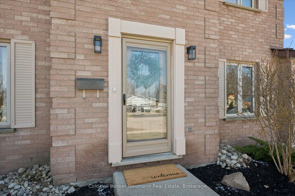 Photo of 73 Pathfinder Crescent, Kitchener, ON N2P 1S2 (MLS # X12974692)