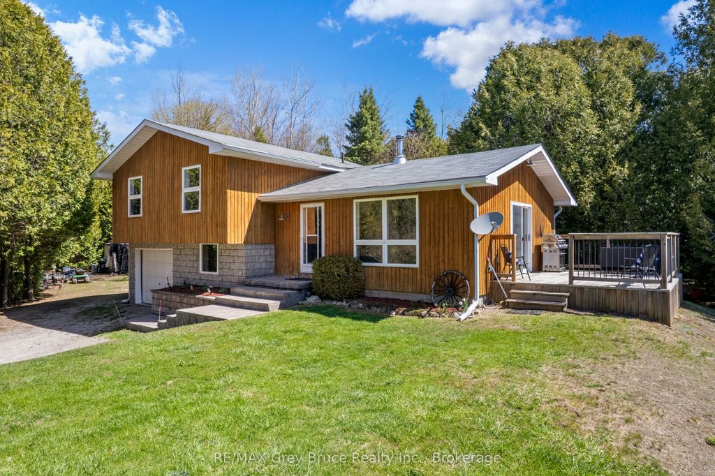 Photo of 678 West Road, Northern Bruce Peninsula, ON N0H 1W0 (MLS # X13125546)
