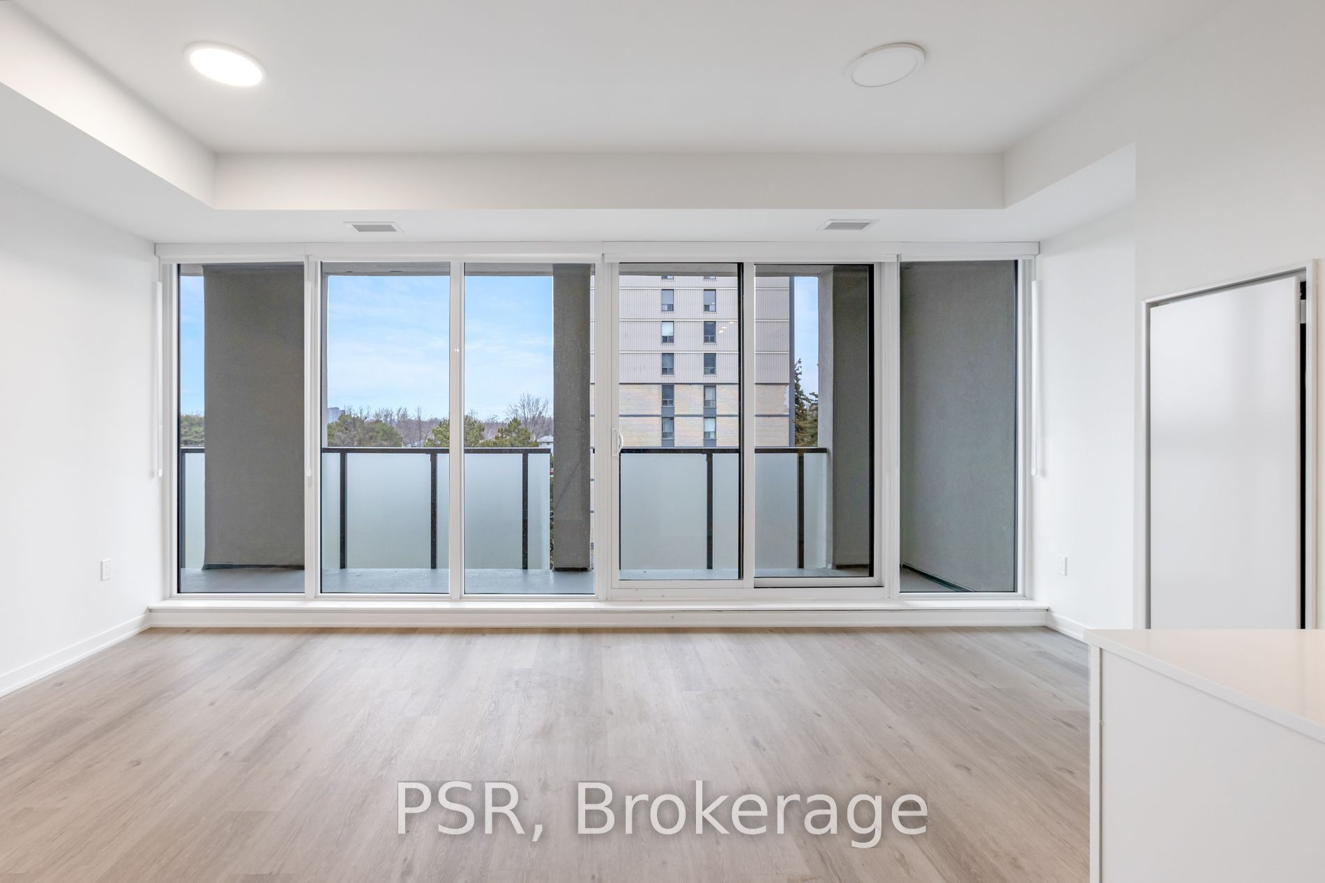 4365 Bloor Street W 403
