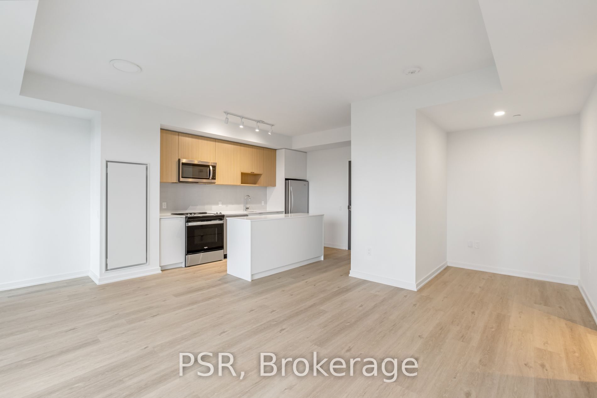 4365 Bloor Street W 403