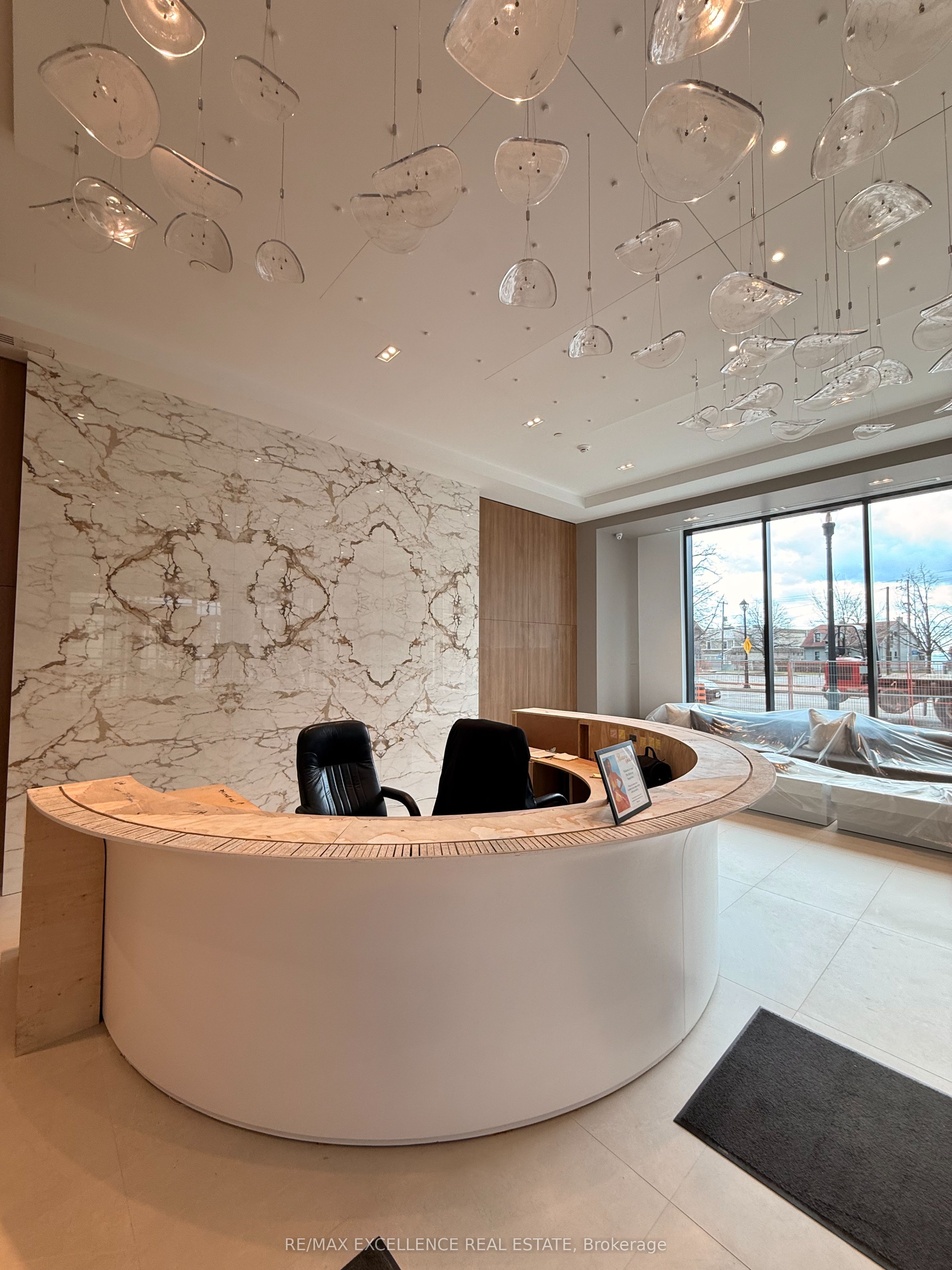 2075 Lakeshore Road 1403