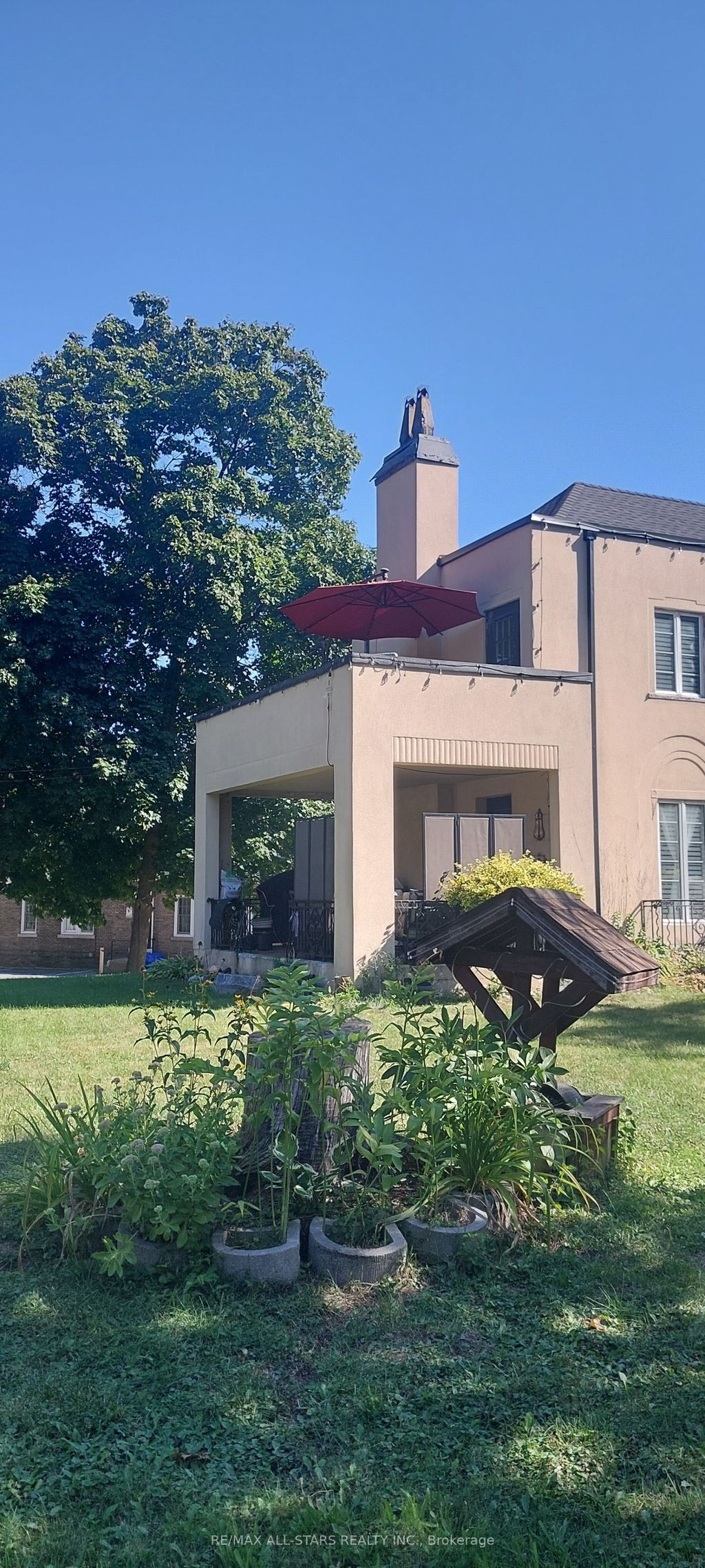 Photo of 1 St James Place, Hamilton, ON L8P 2N4 (MLS # X12649182)