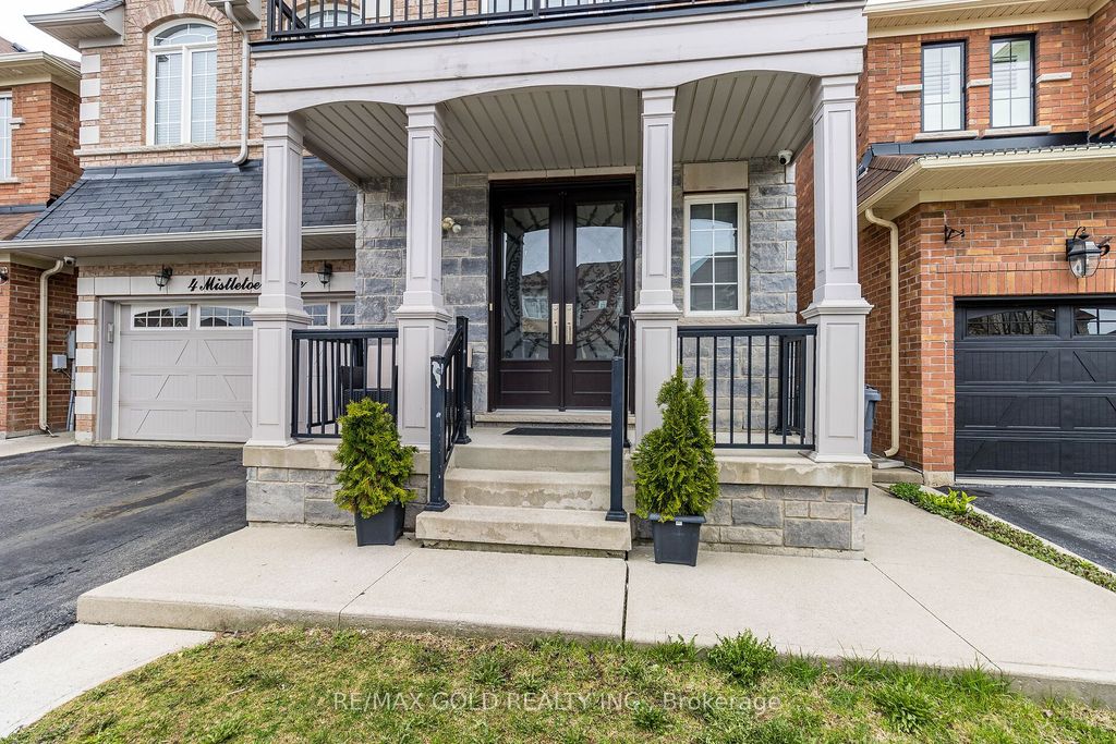 Photo of 4 Mistletoe Place, Brampton, ON L6Y 0G4 (MLS # W12857294)