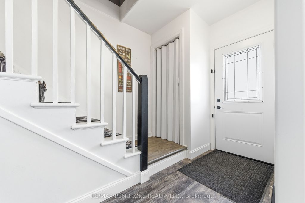 Photo of 15 Alder Crescent, Deep River, ON K0J 1P0 (MLS # X13073354)