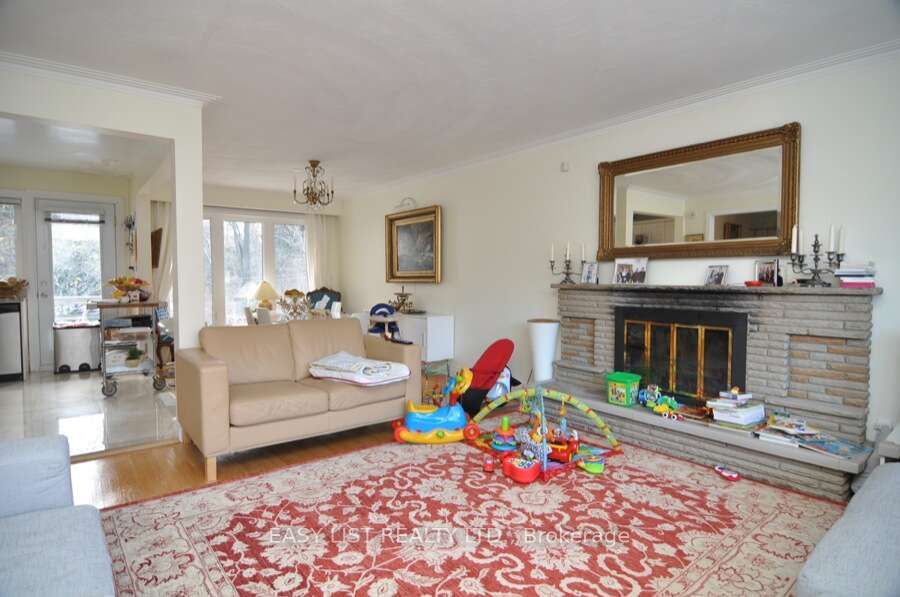 43 Churchill Avenue