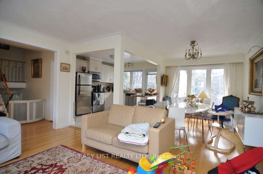 43 Churchill Avenue