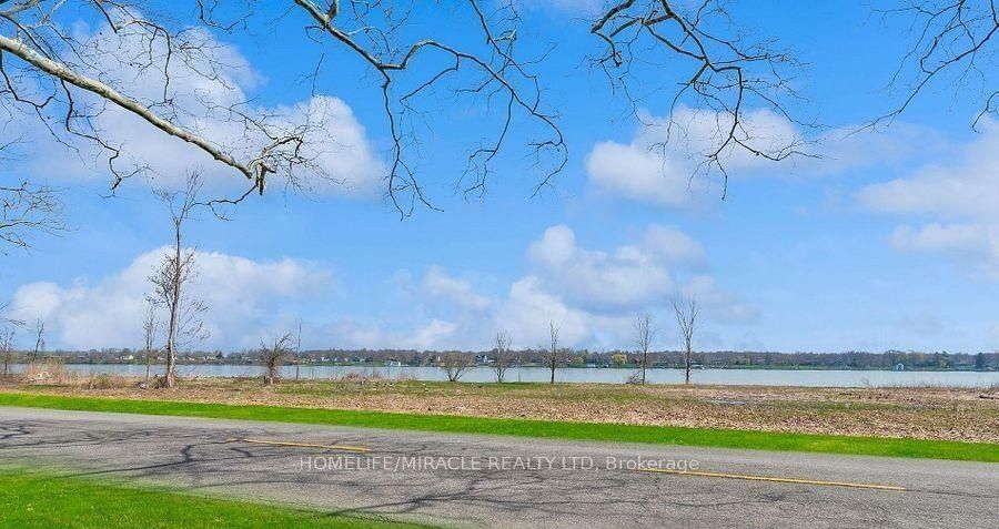 3035 Niagara Parkway