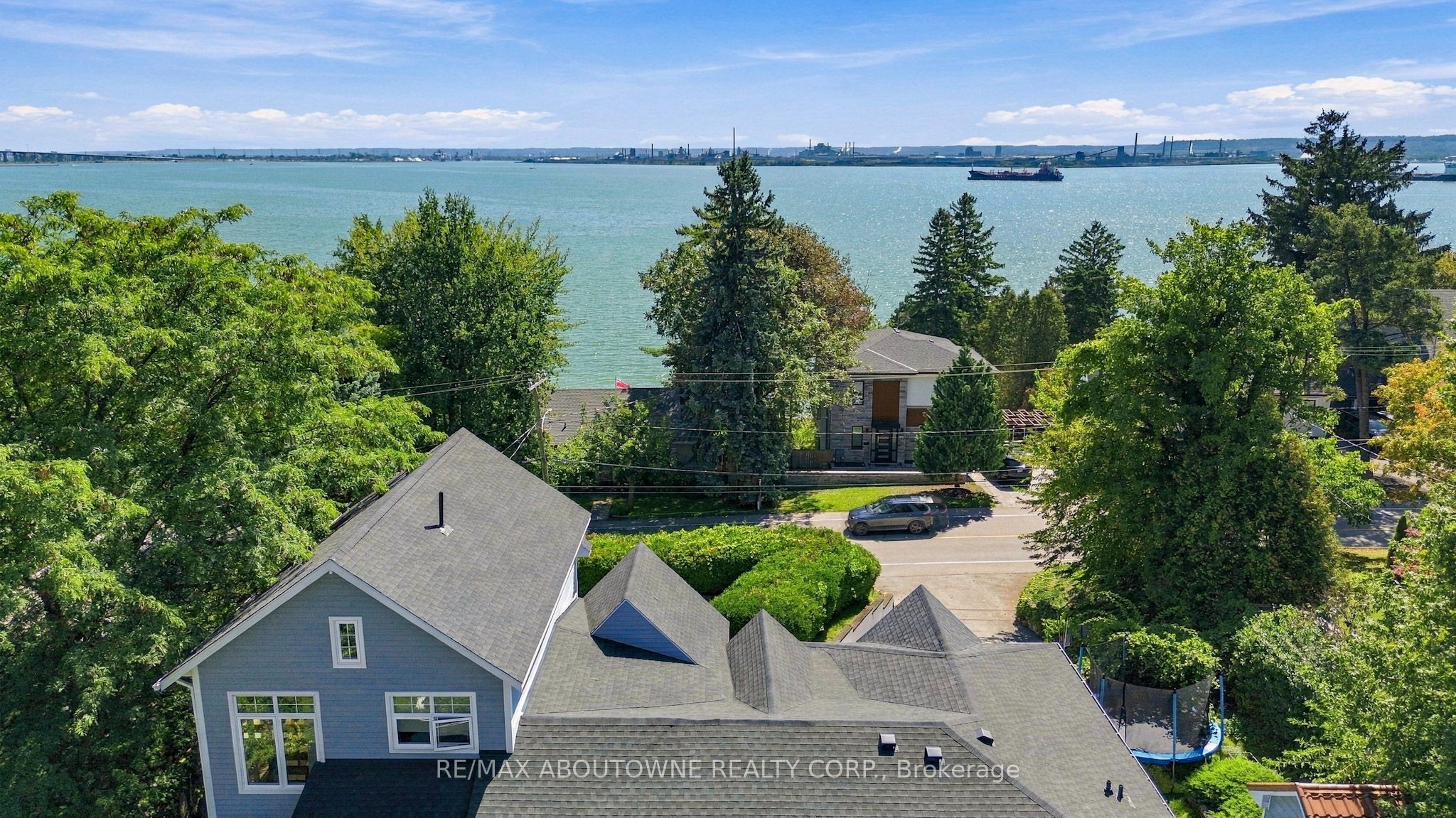 293 North Shore Boulevard E