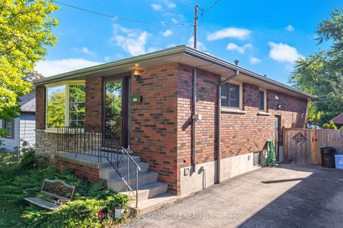 7 Maitland Avenue Hamilton ON L9A 3J4