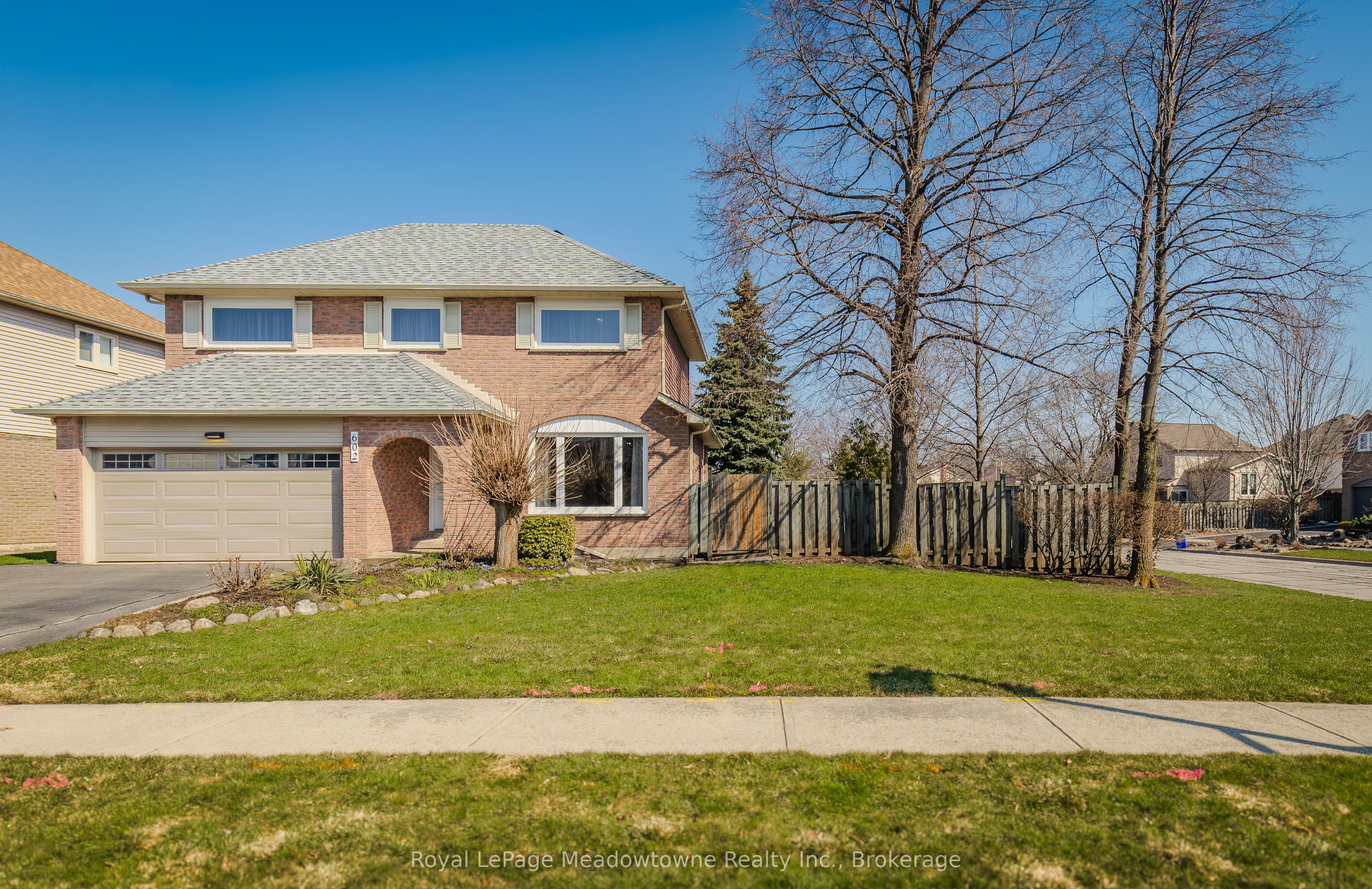 602 Hawthorne Crescent