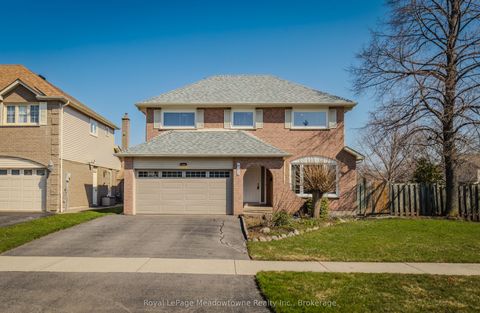 602 Hawthorne Crescent Milton ON L9T 4N8