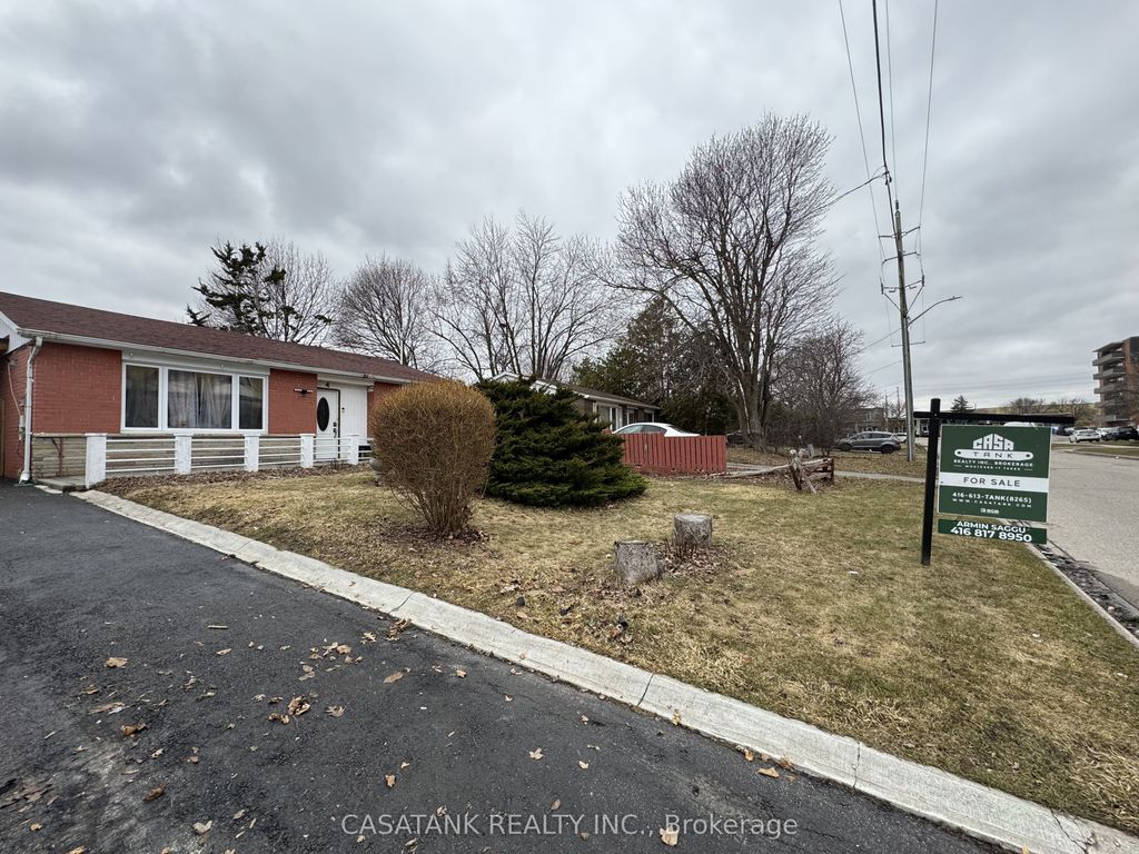 Photo of 4 Leslie Street, Brampton, ON L6X 2J4 (MLS # W12822754)