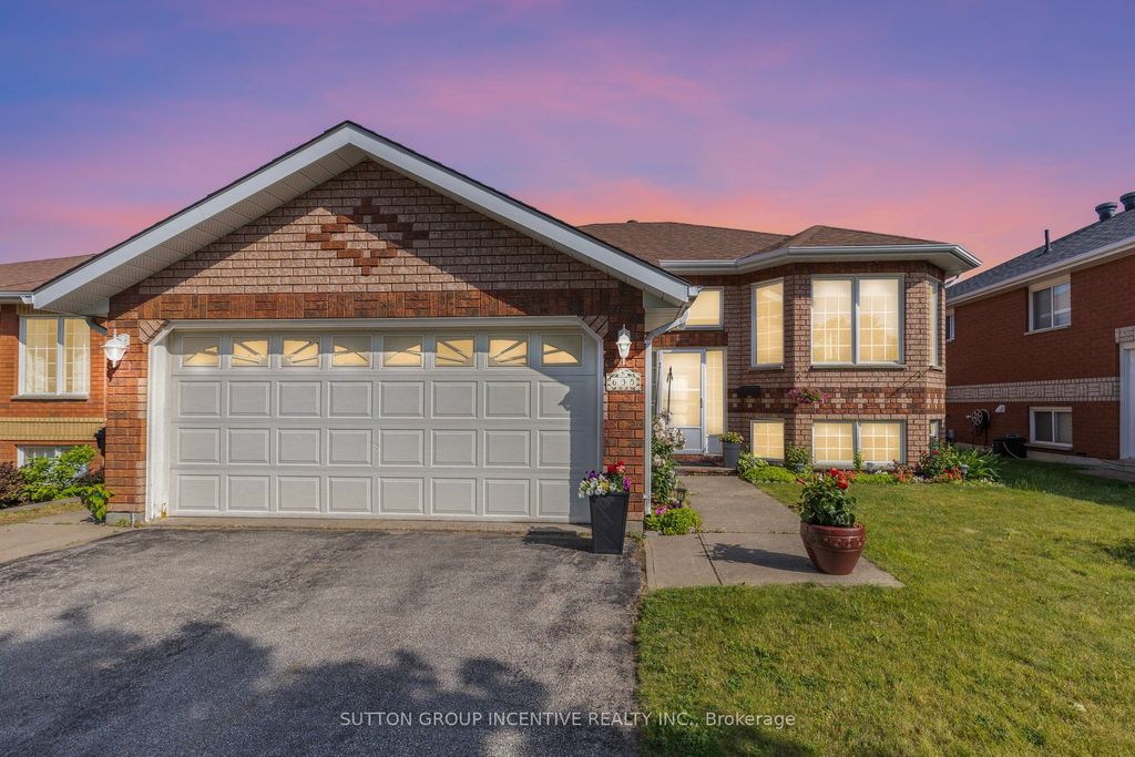 Photo of 635 Wayne Crescent, Midland, ON L4R 5E1 (MLS # S12884896)