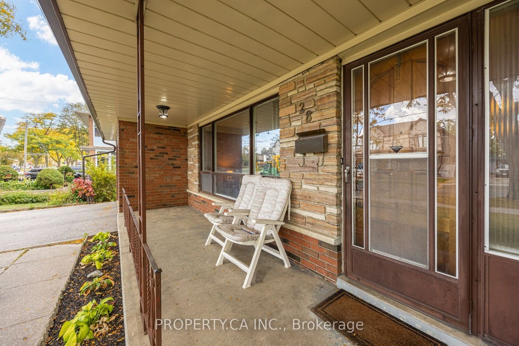 Photo of 28 Blue Springs Road, Toronto, ON M6L 2T3 (MLS # W14030752)