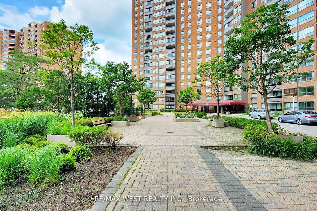 Photo of 627 The West Mall N/A #1810, Toronto, ON M9C 4X5 (MLS # W12429647)