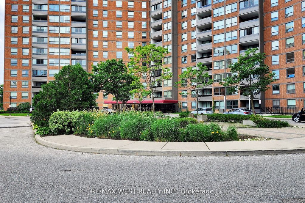 Photo of 627 The West Mall N/A #1810, Toronto, ON M9C 4X5 (MLS # W12429647)