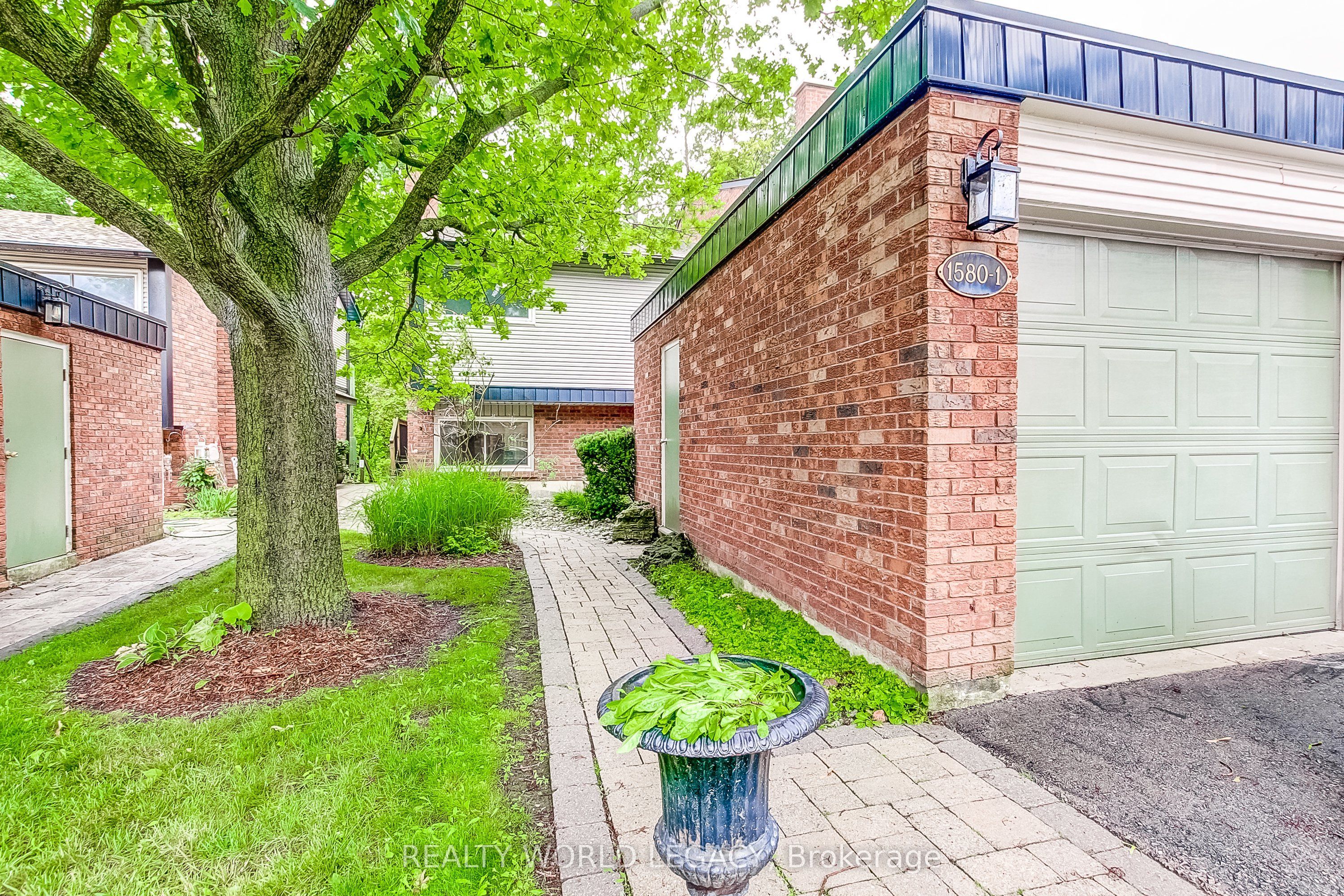 1580 Kerns Road 1