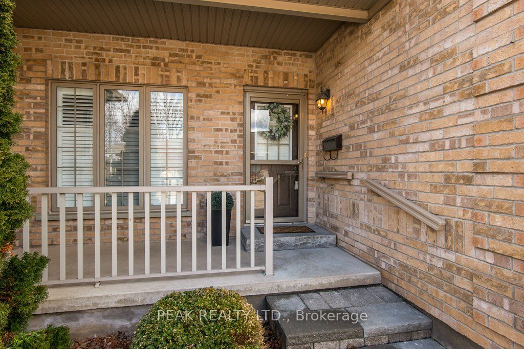 Photo of 900 Doon Village Road #3, Kitchener, ON N2P 1A4 (MLS # X12931470)