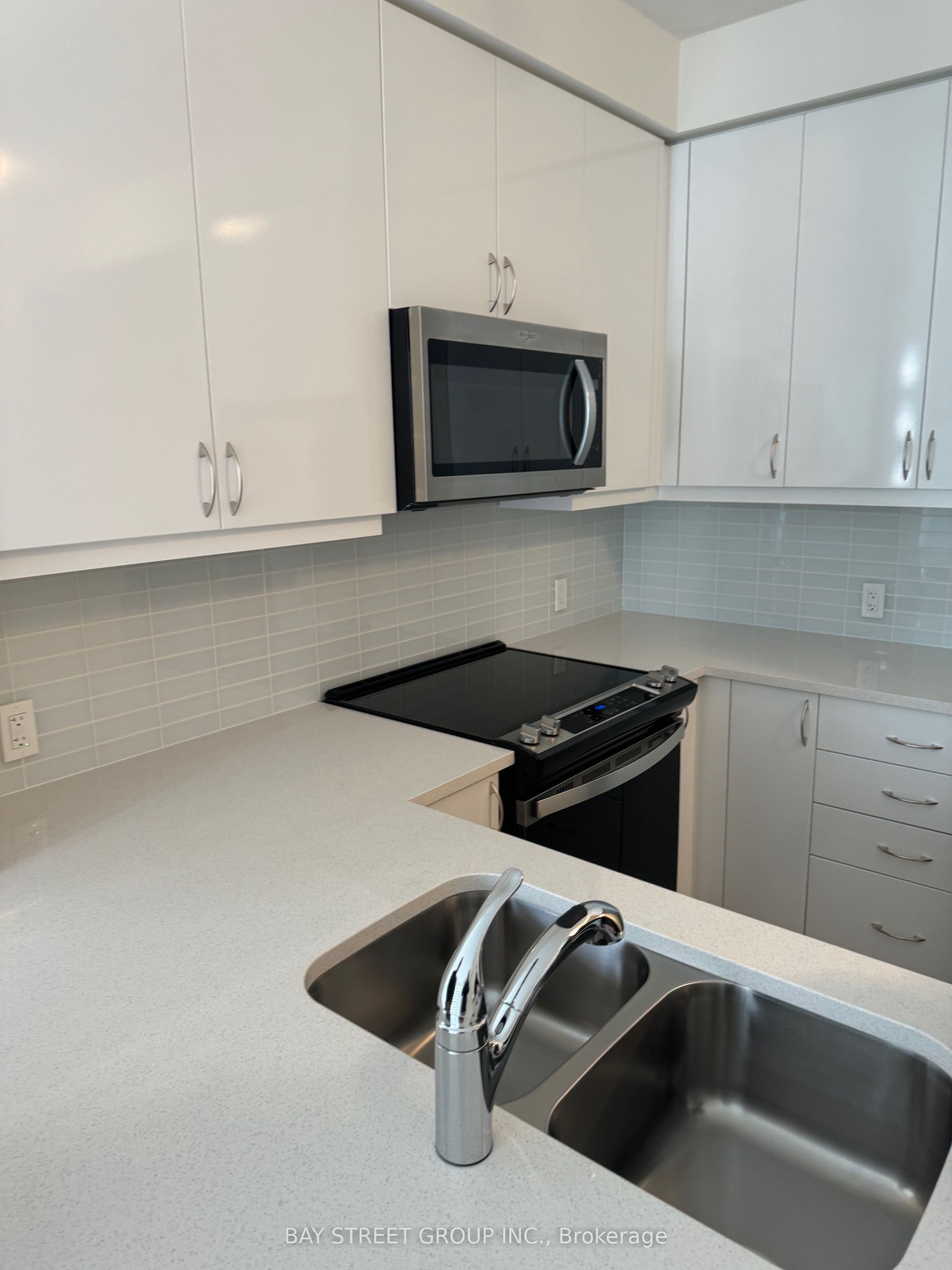 4955 Yonge Street 1006