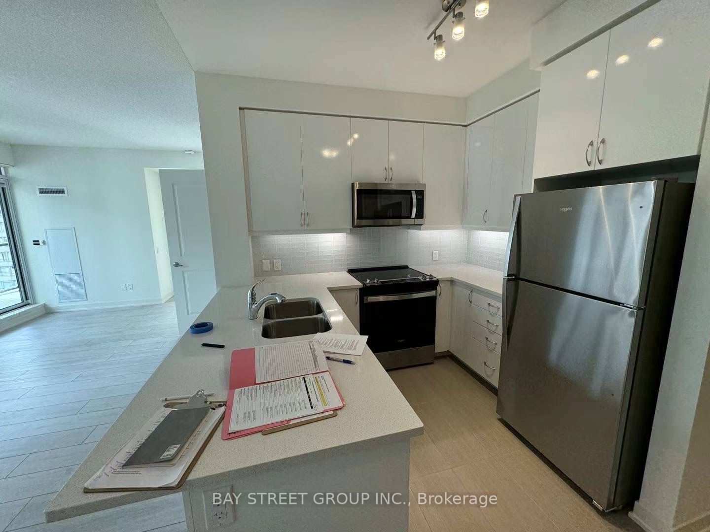4955 Yonge Street 1006
