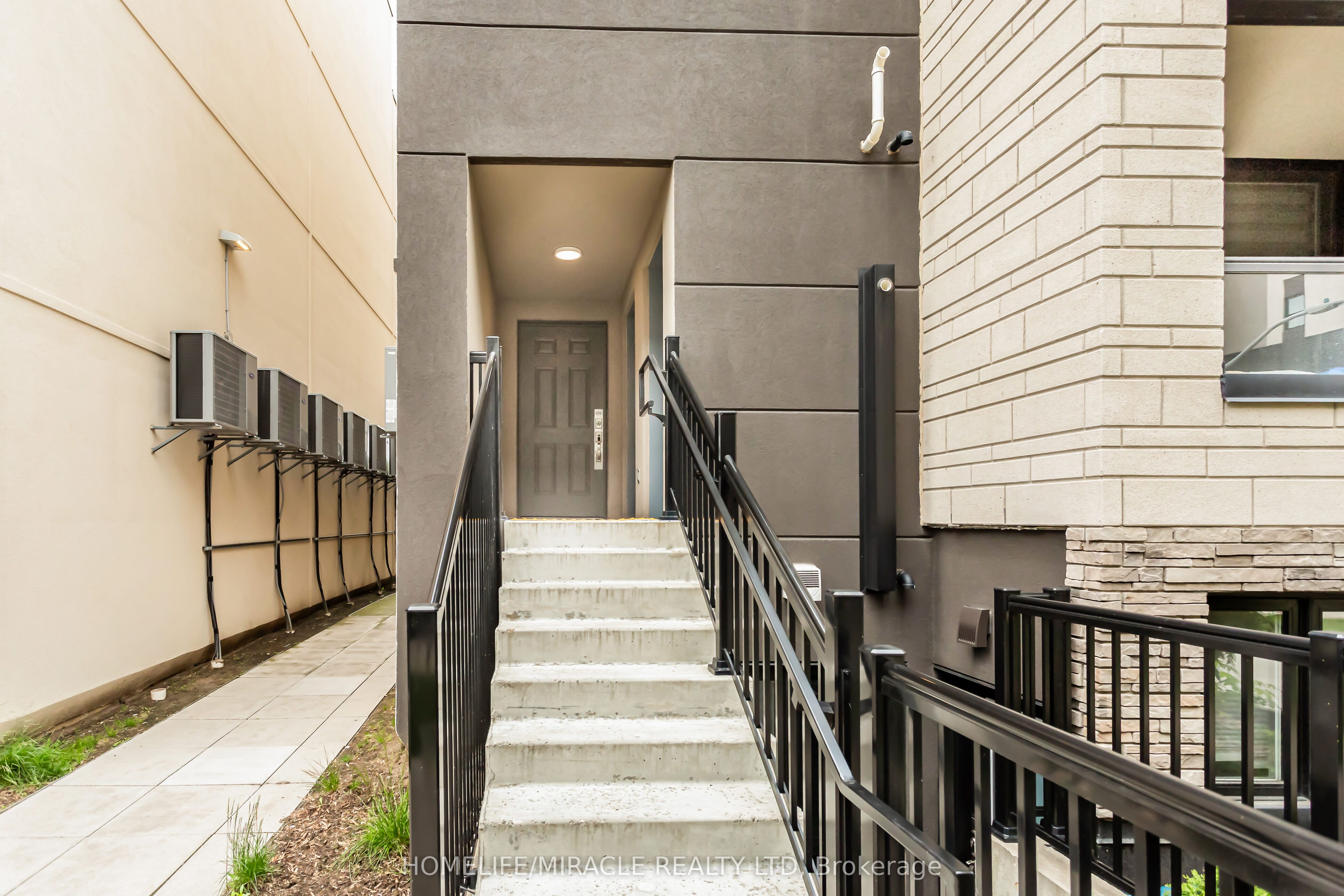 1137 Cooke Boulevard 203