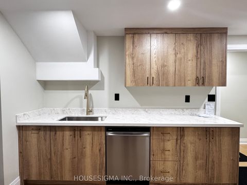 9 Delevan Court B2 Richmond Hill ON L4B 3W8