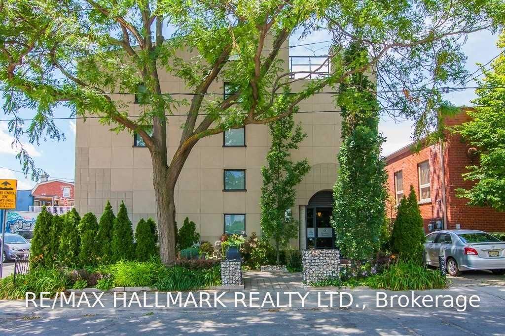 Photo of 6 Bartlett Avenue #7, Toronto, ON M6H 3E8 (MLS # W13657430)