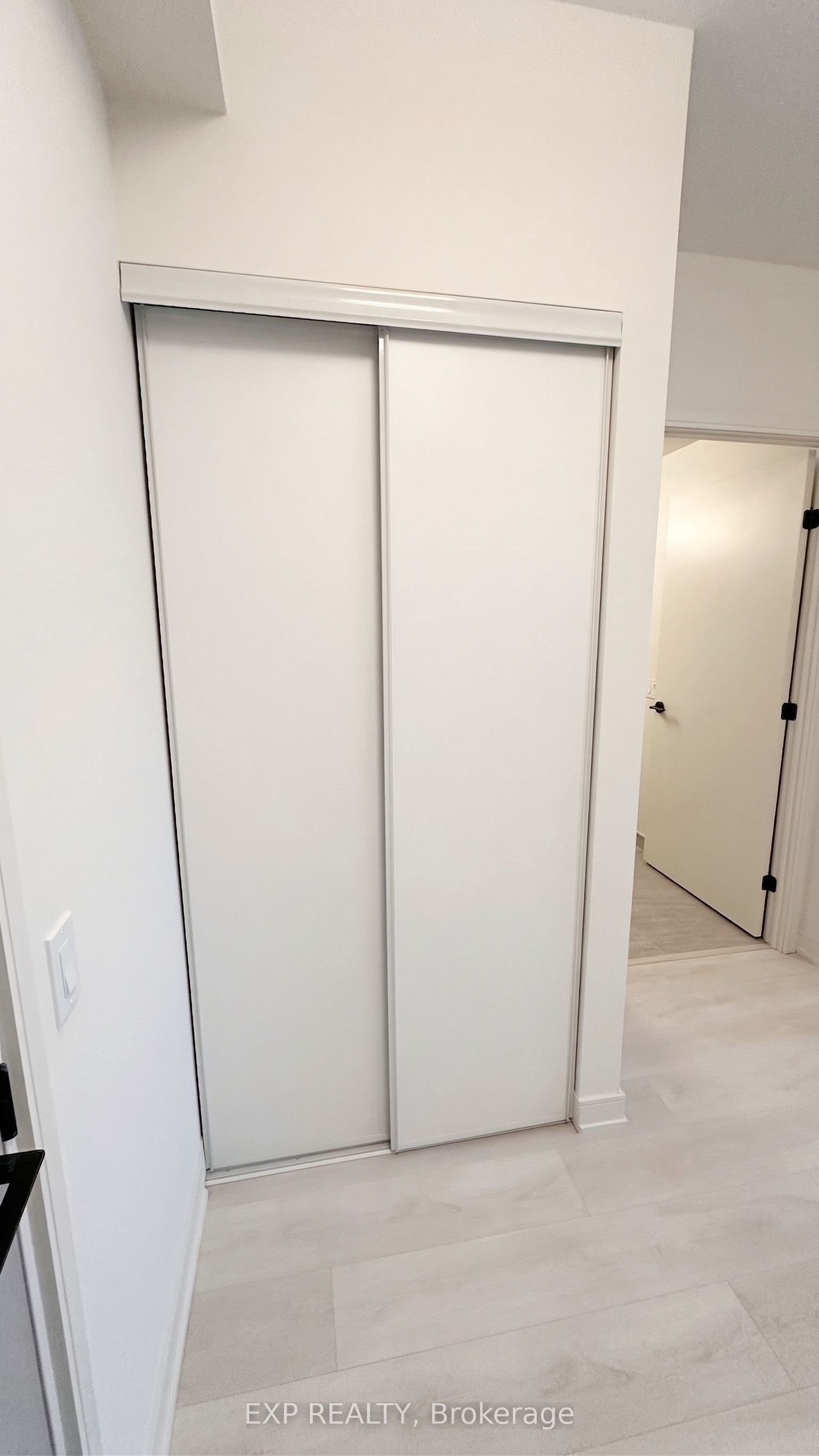 8020 Derry Road N/A 1406