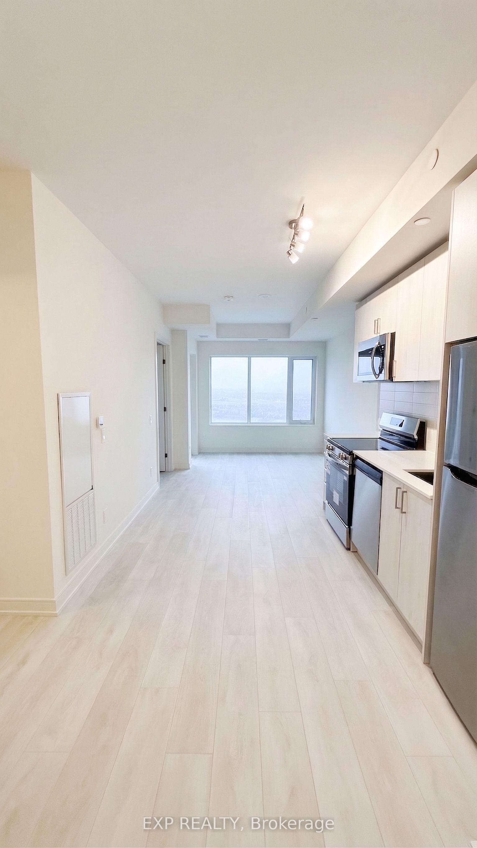 8020 Derry Road N/A 1406