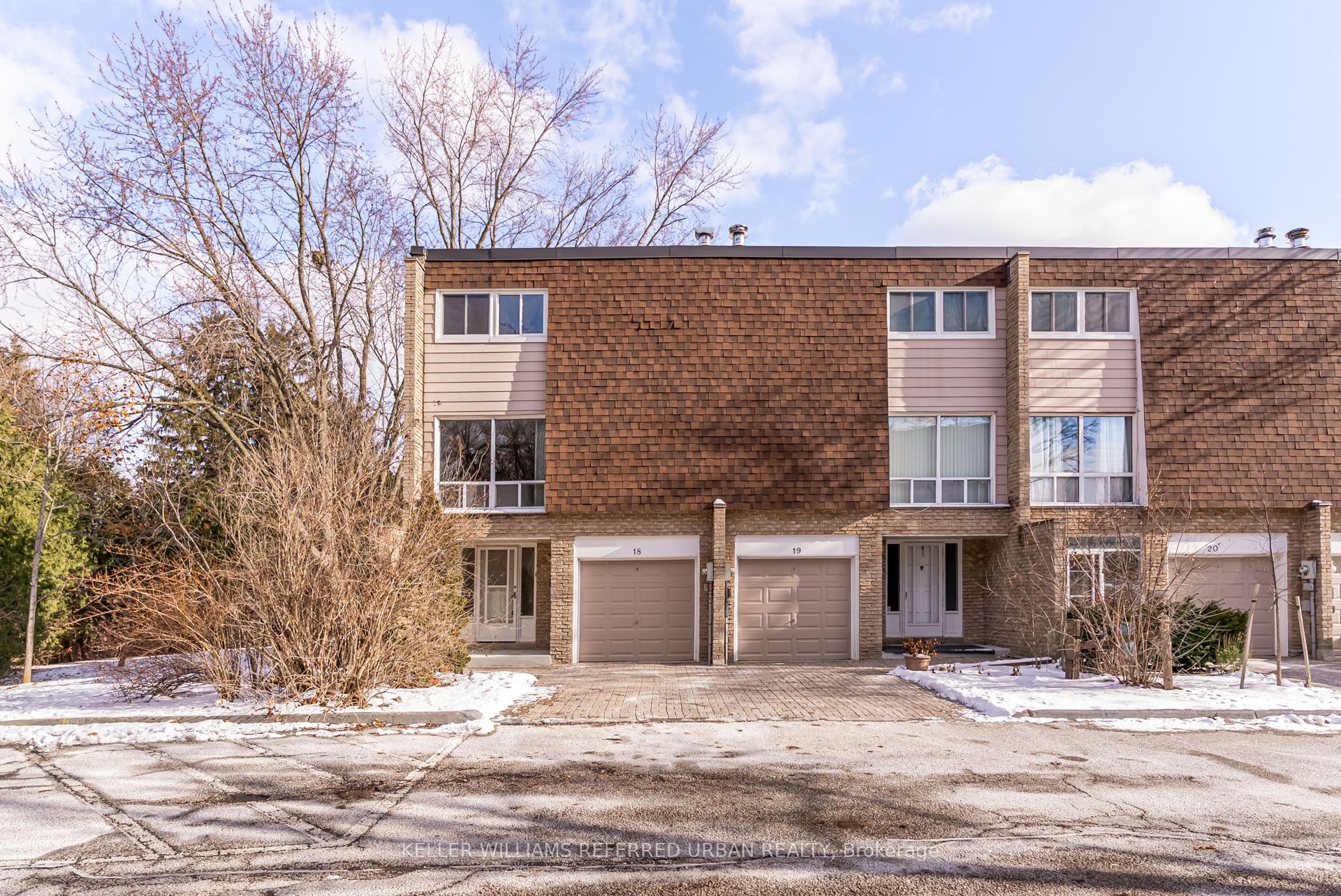 653 Village Parkway N/A 18