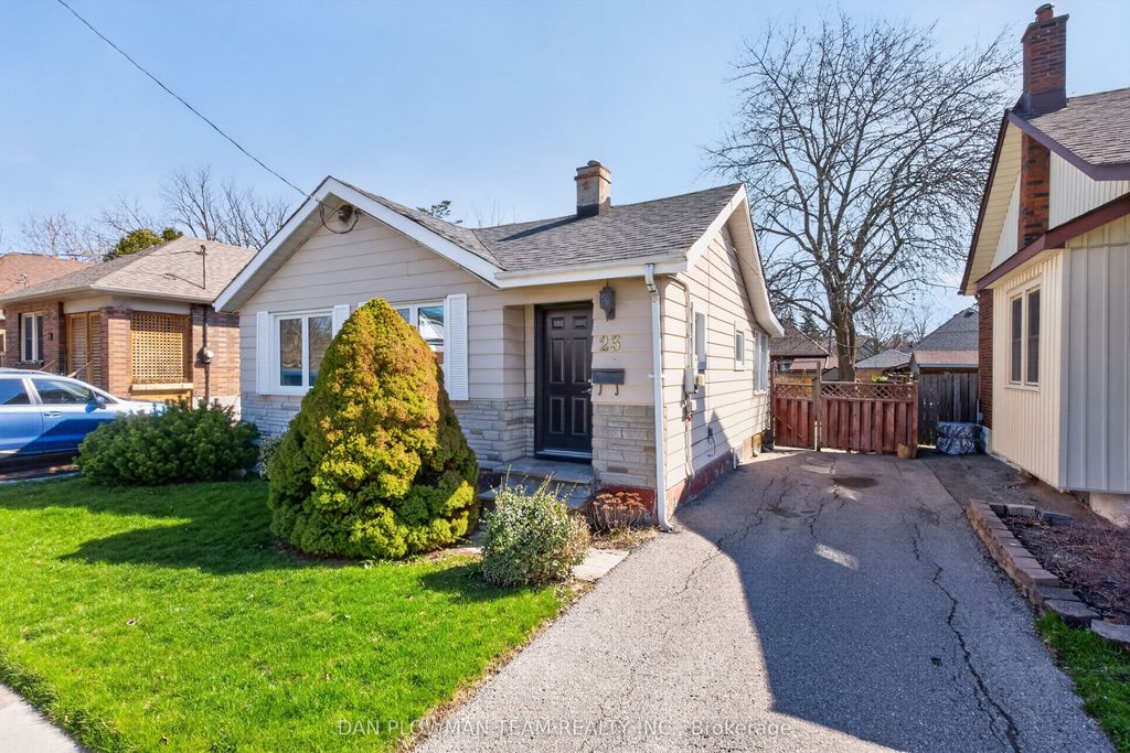 Photo of 23 Patricia Avenue, Oshawa, ON L1H 5W1 (MLS # E13033018)