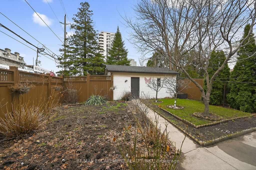 Photo of 144 Hunter Street W, Hamilton, ON L8P 1R1 (MLS # X12953736)