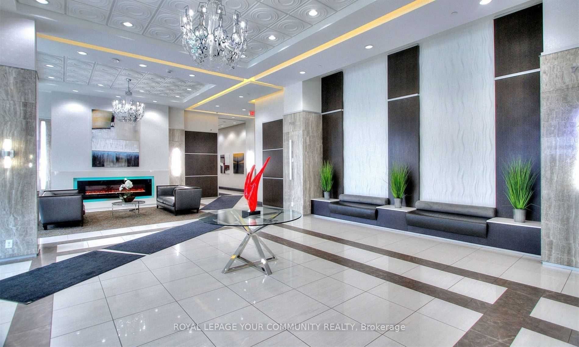 7161 Yonge Street 2426