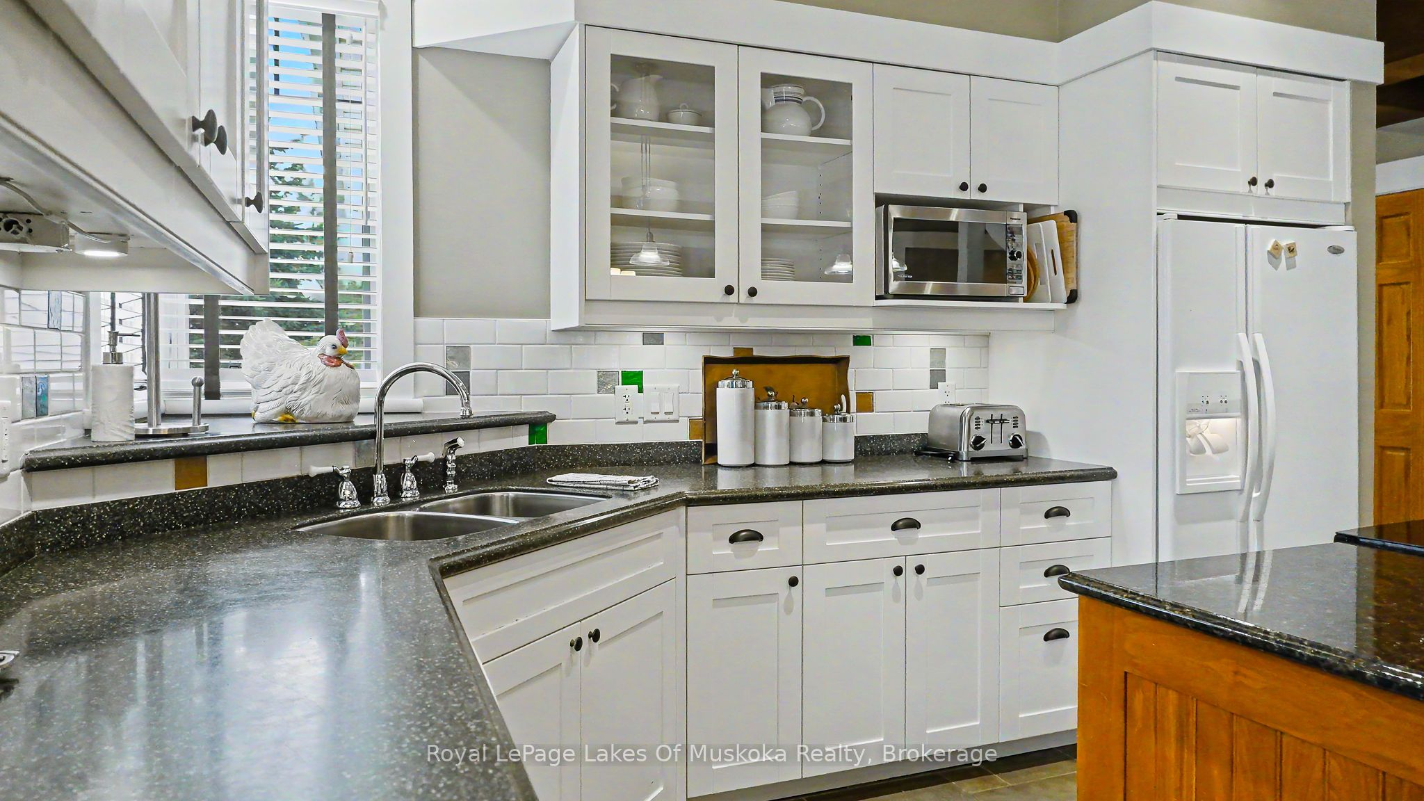 Photo 1 of 21 — 1020 Birch Glen Road Villa 1 Week 9, Lake of Bays, ON P0B 1A0