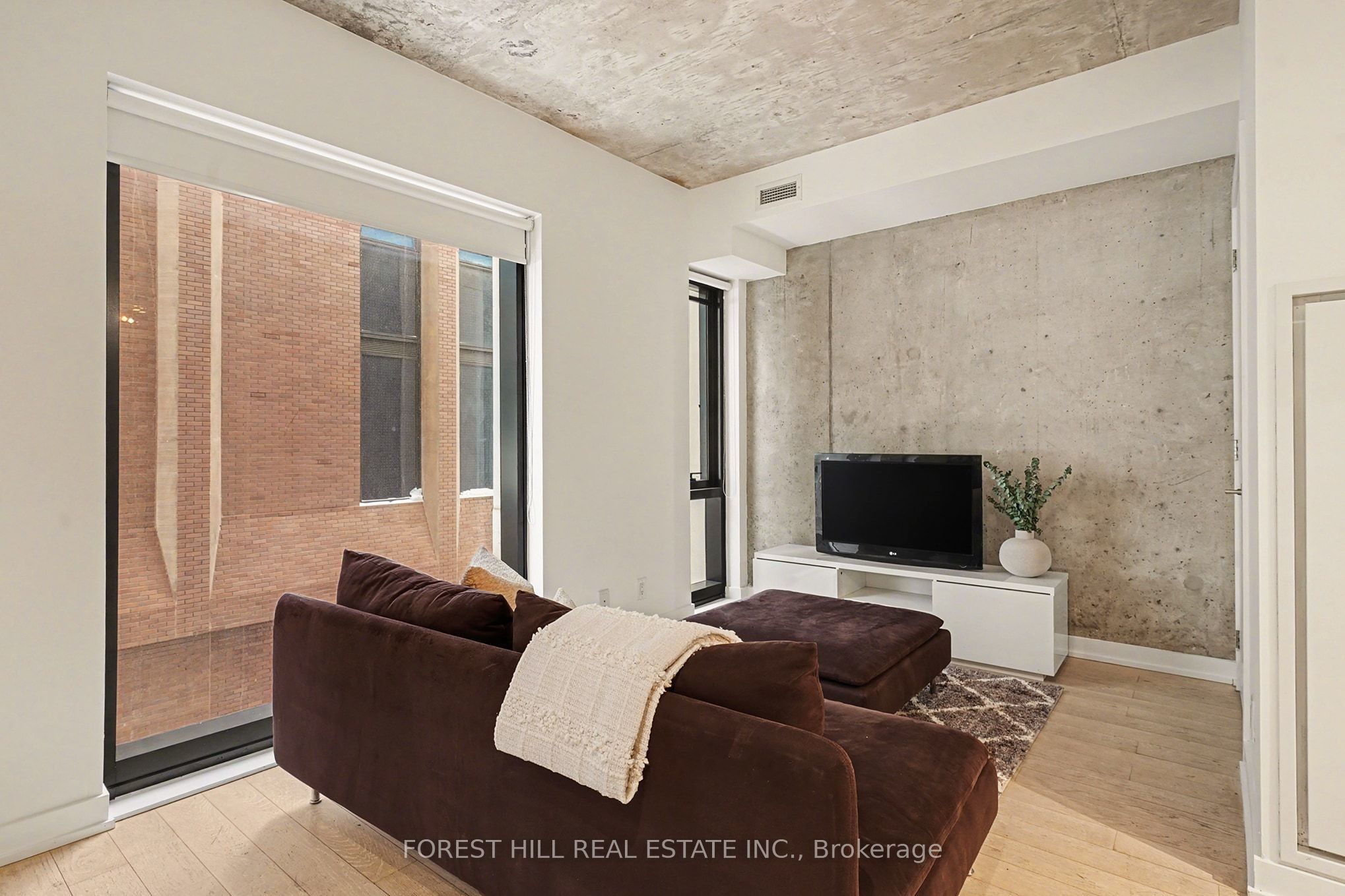 11 Charlotte Street 301