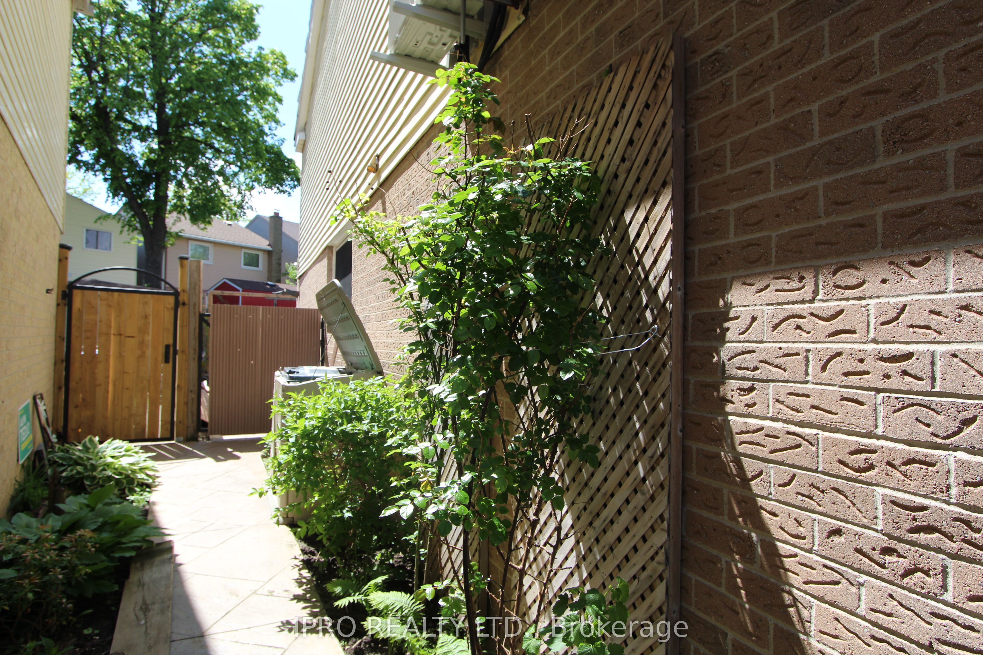 623 Hartfordshire Lane