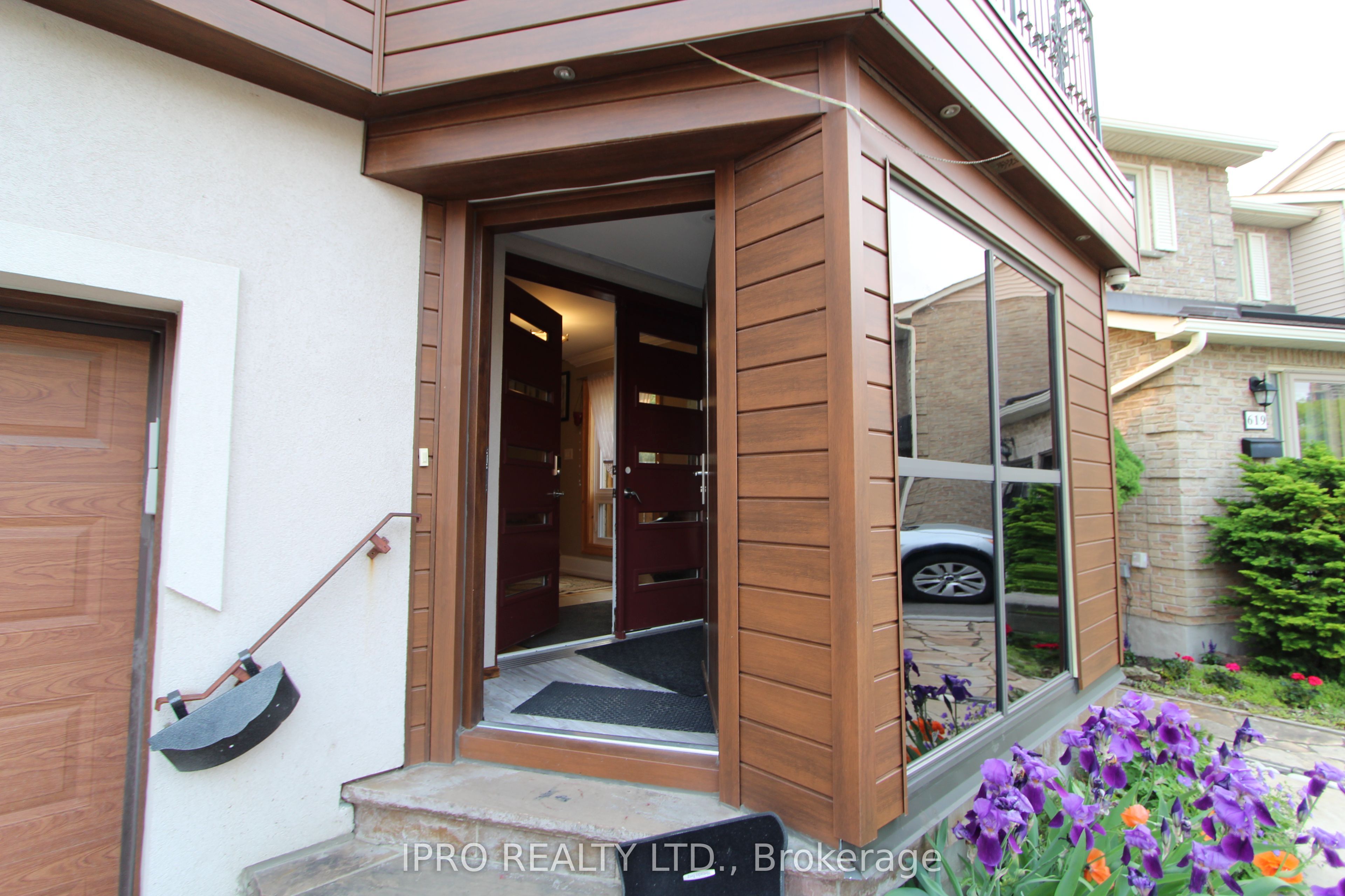 623 Hartfordshire Lane