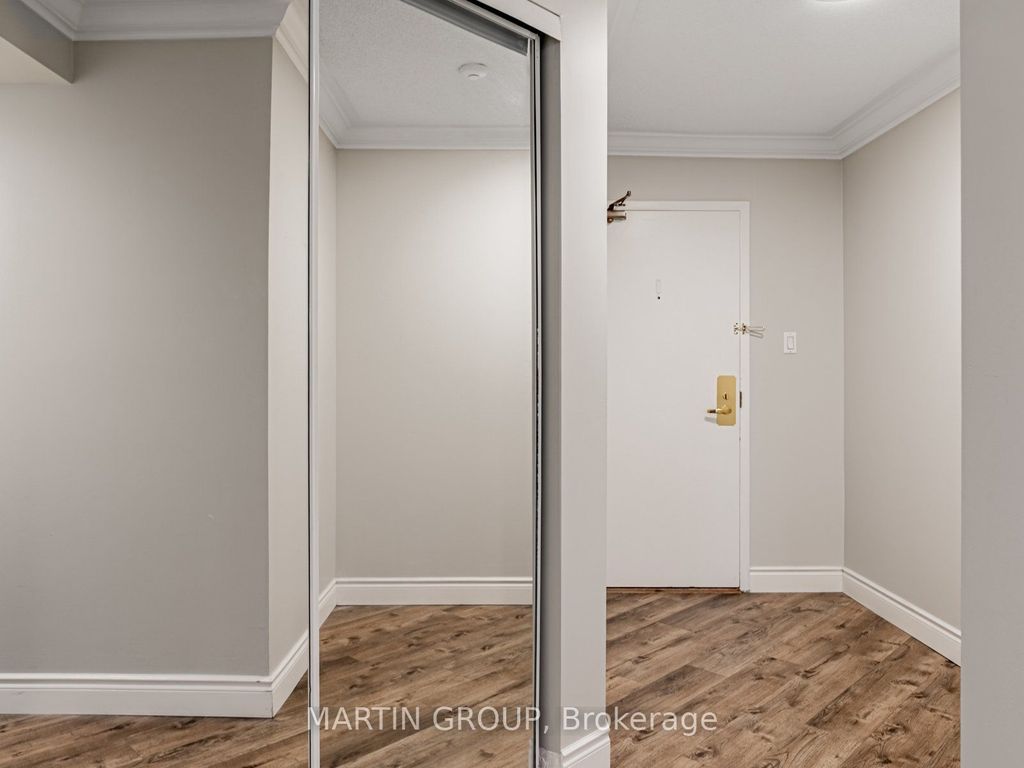 Photo of 887 Bay Street #506, Toronto, ON M5S 3K4 (MLS # C12436064)