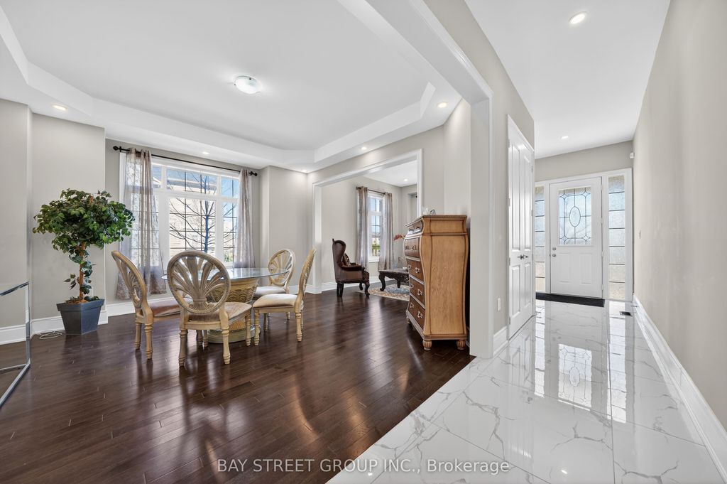 Photo of 425 Threshing Mill Boulevard, Oakville, ON L6H 0T4 (MLS # W12970362)