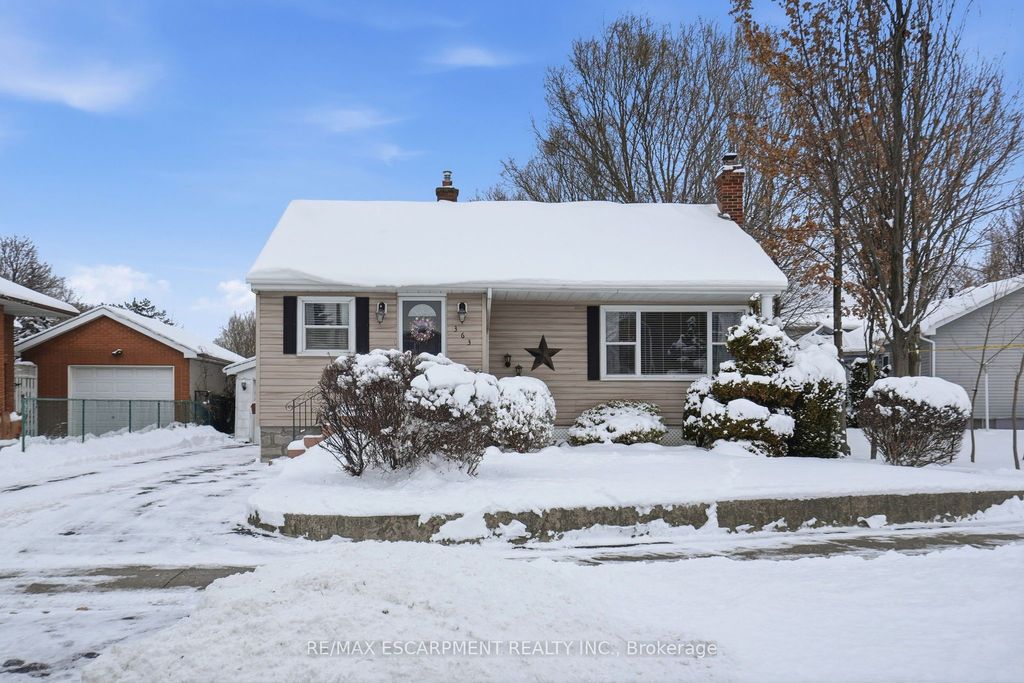 Photo of 363 Limeridge Road E, Hamilton, ON L9A 2S8 (MLS # X12714010)