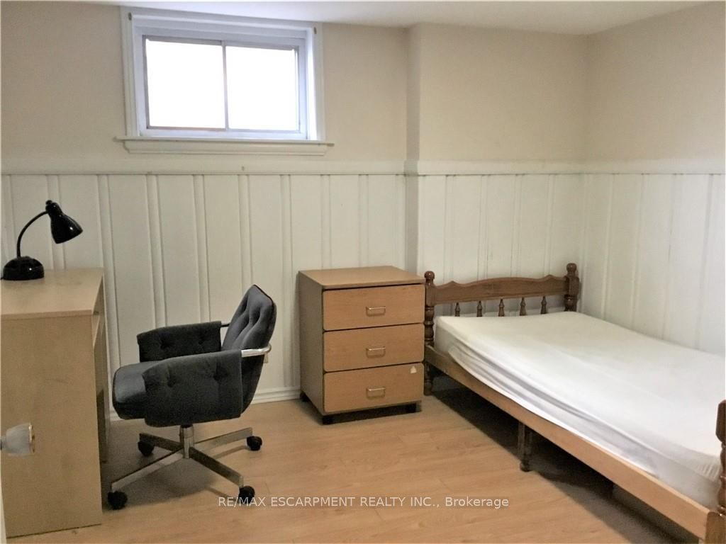 Photo of 156 Bond Street S, Hamilton, ON L8S 1T2 (MLS # X12470615)