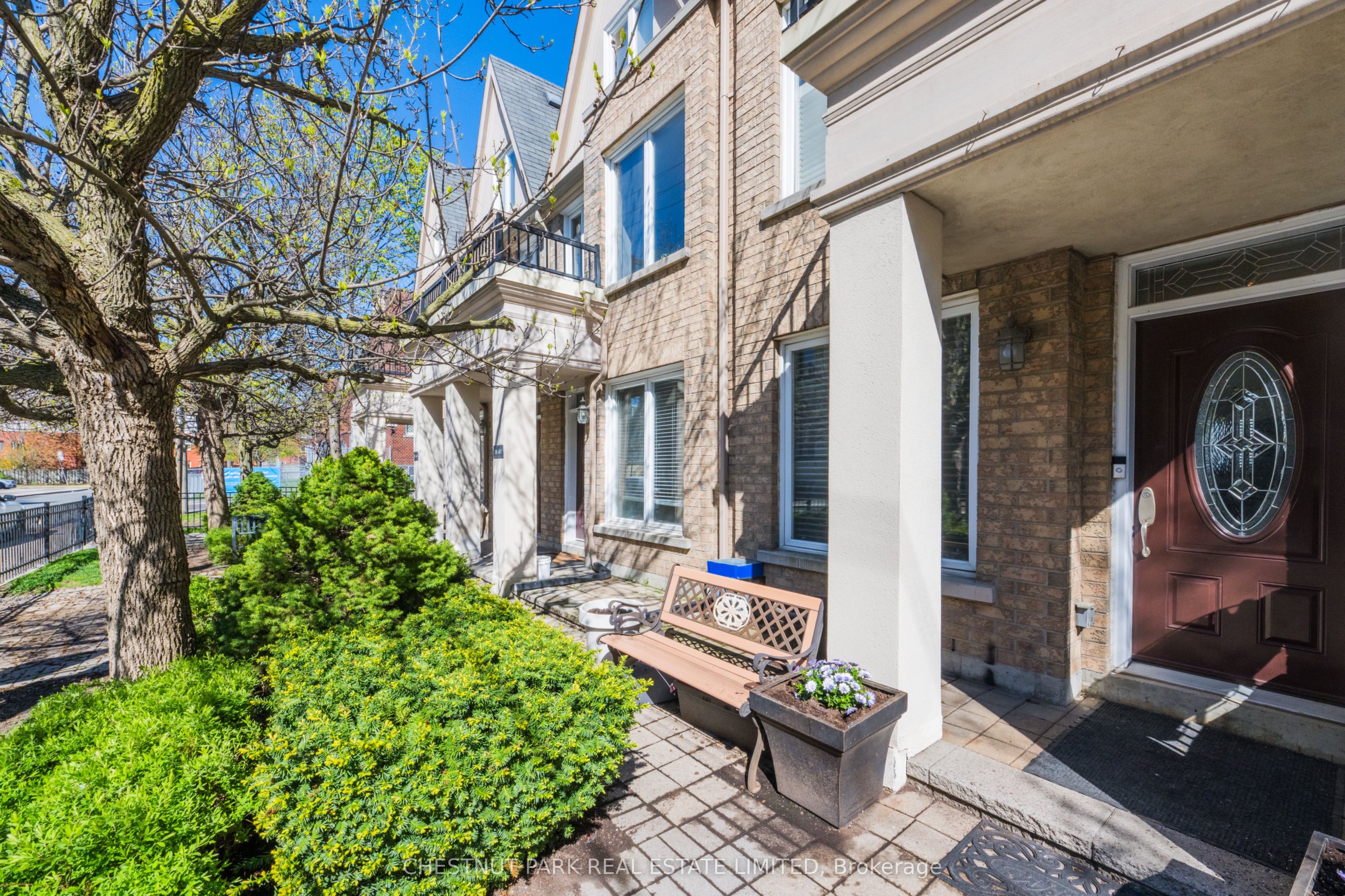 140 Bathurst Street TH8