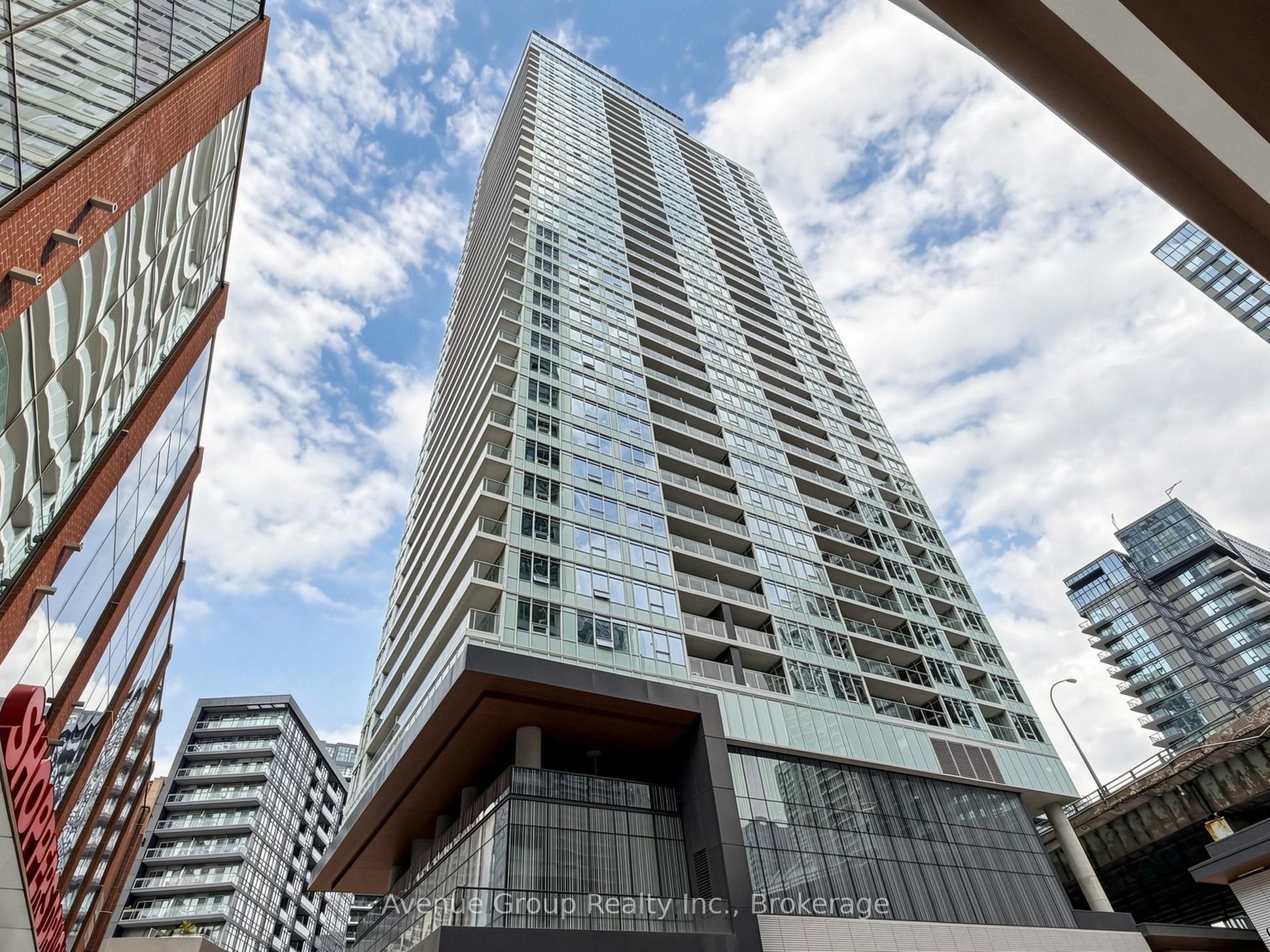 19 Bathurst Street 1105