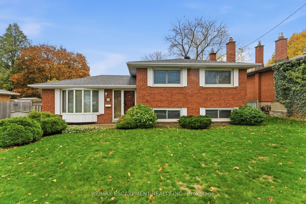 Photo of 184 Foxbar Road, Burlington, ON L7L 2Z9 (MLS # W12594876)