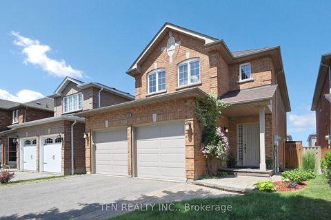 851 Clemens Crescent Mississauga ON L5V 2S8