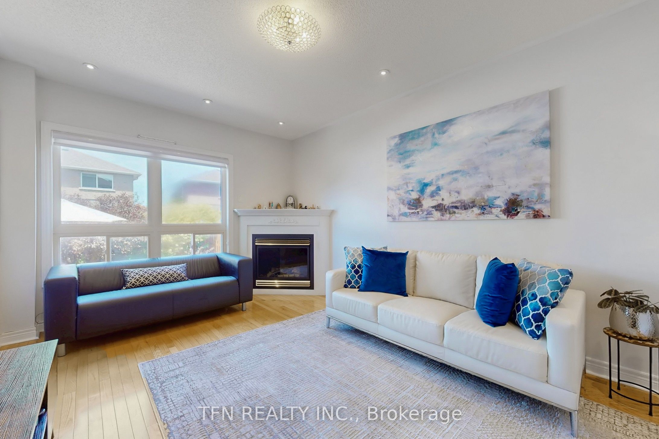 851 Clemens Crescent