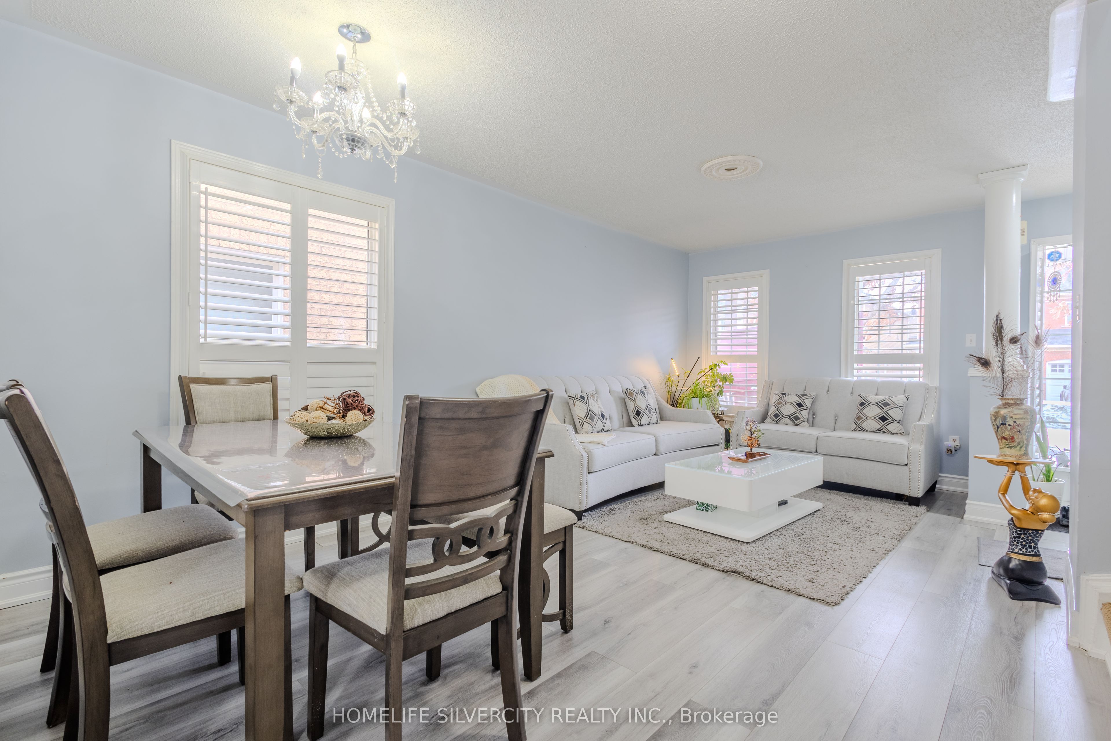 57 Saintsbury Crescent