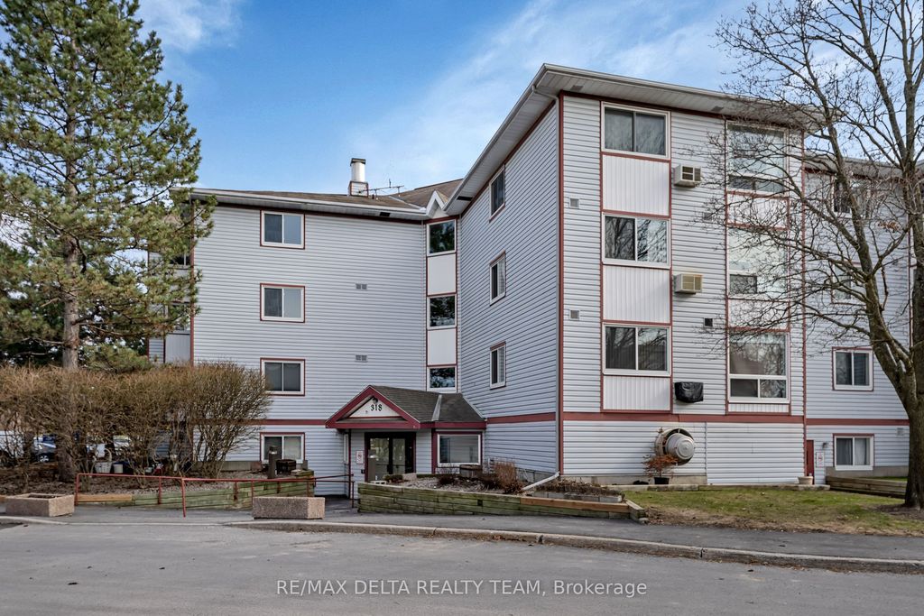 Photo of 318 LORRY GREENBERG Drive #119, Hunt Club - South Keys and Area, ON K1T 2R5 (MLS # X13038620)